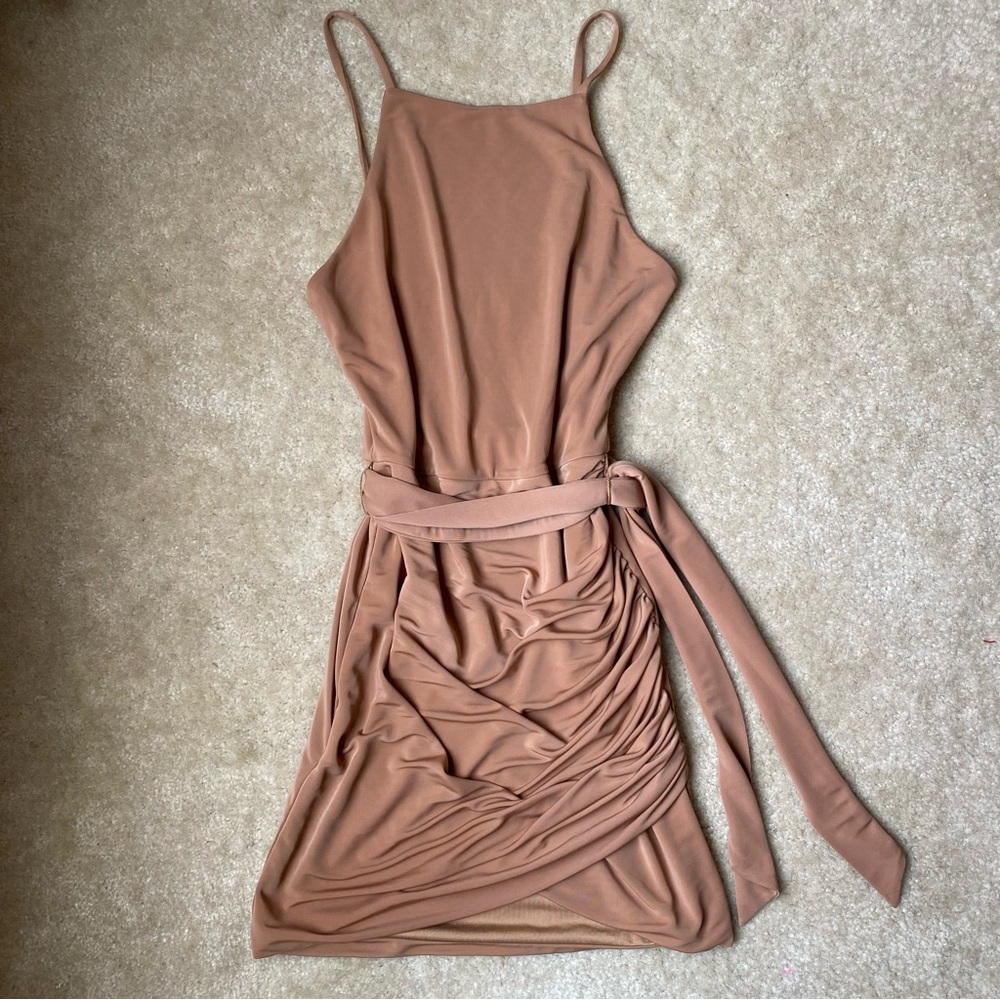 Privacy Please Elegant Tan Sleeveless Mini Dress w Tie sz XS Cocktail Date Night